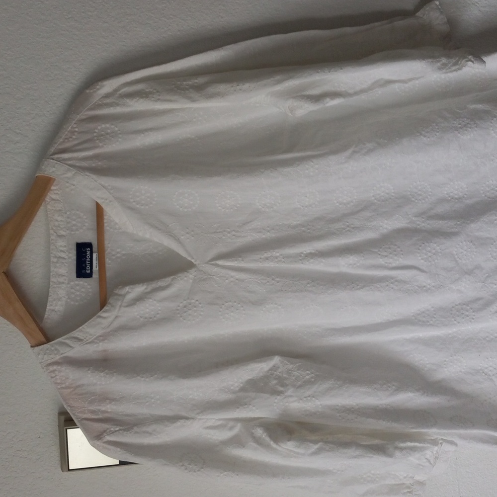 Basic Editions Vintage Y2K White Relaxed Embroidered Blouse